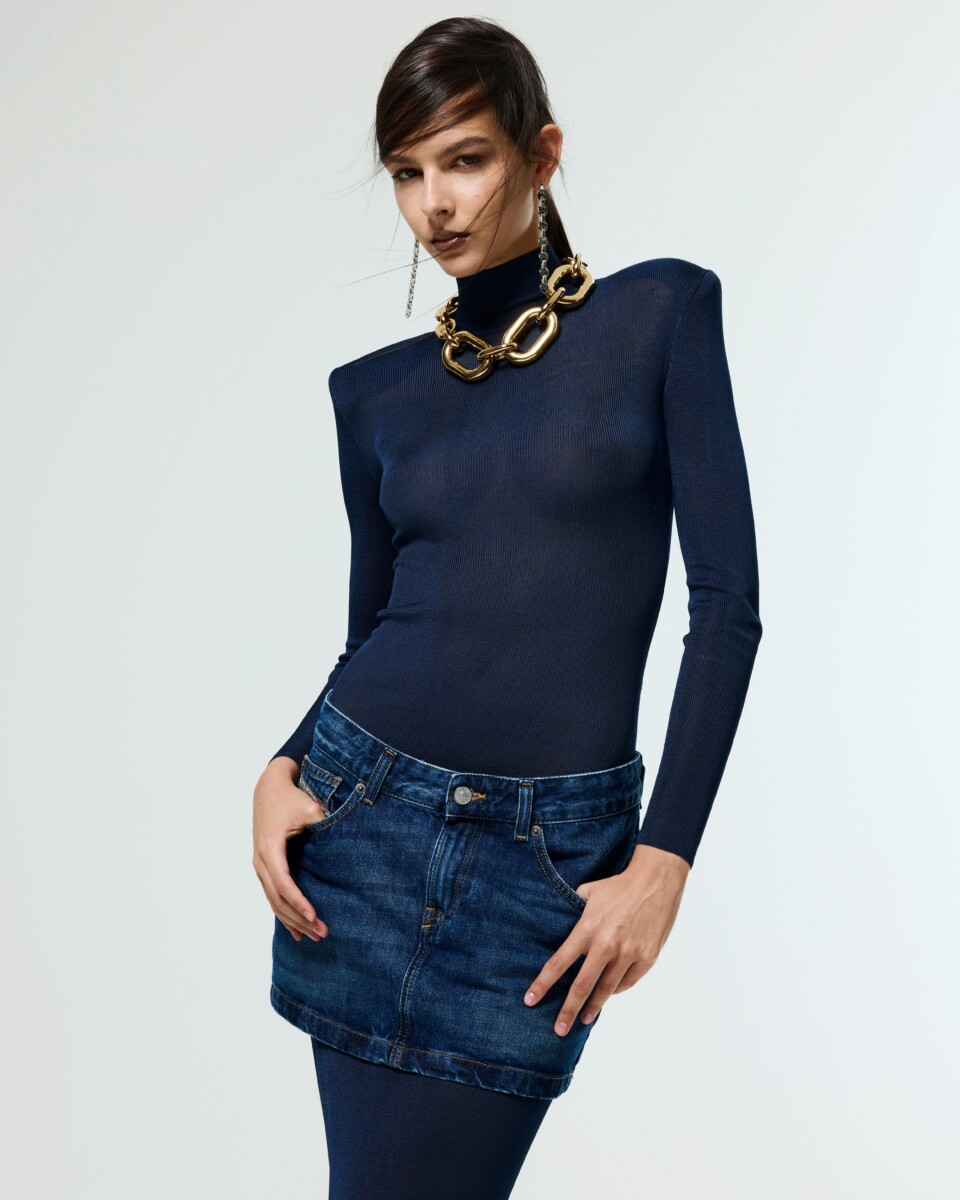 blouse long sleeve sleeve pants adult female person woman necklace jeans